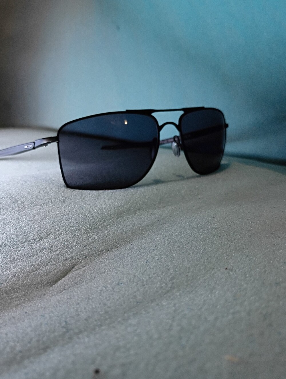Oakley | GAUGE 8 Men's Polarized Sunglasses - Matte Black/Grey - Picture 4 of 12